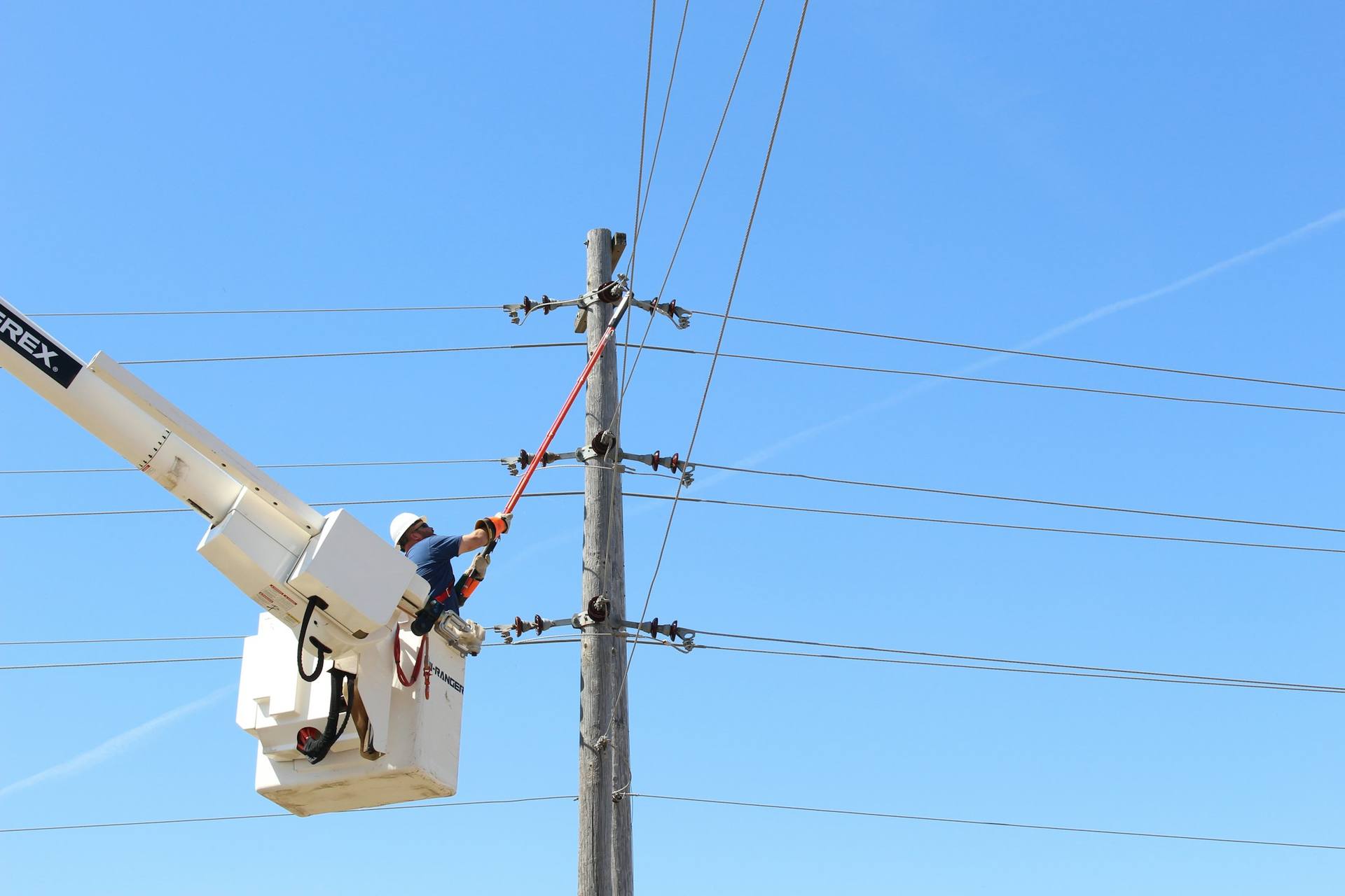 Bucket truck crew on a distribution construction job